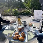 Odonatura Nocleg ze śniadaniem 3*